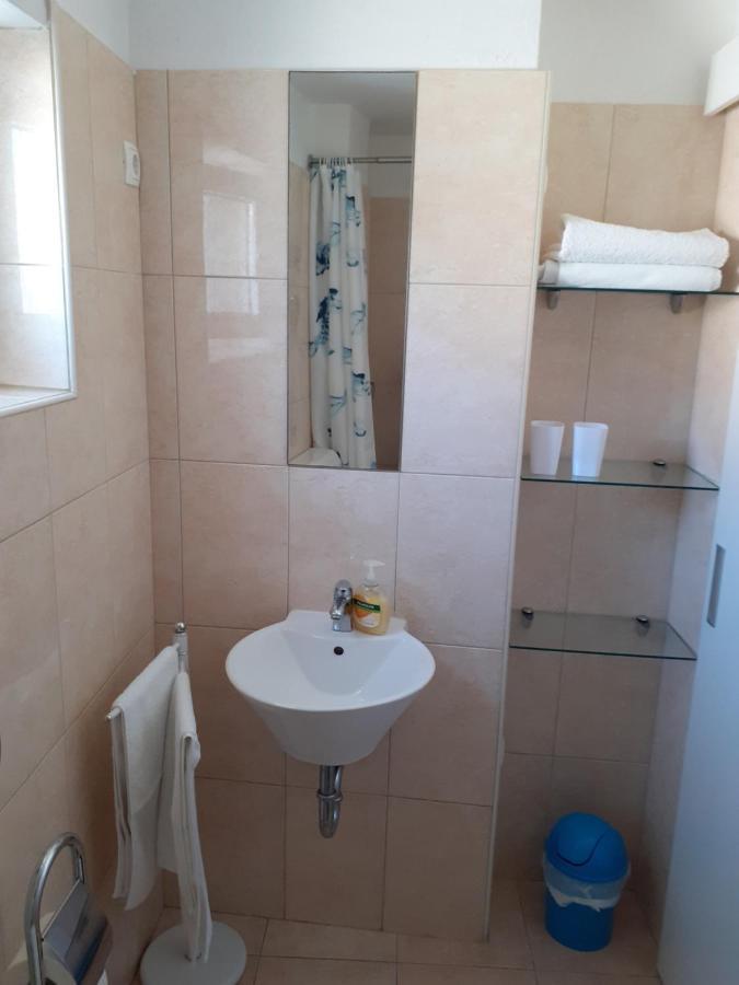 Apartment Zlata Раб Екстериор снимка