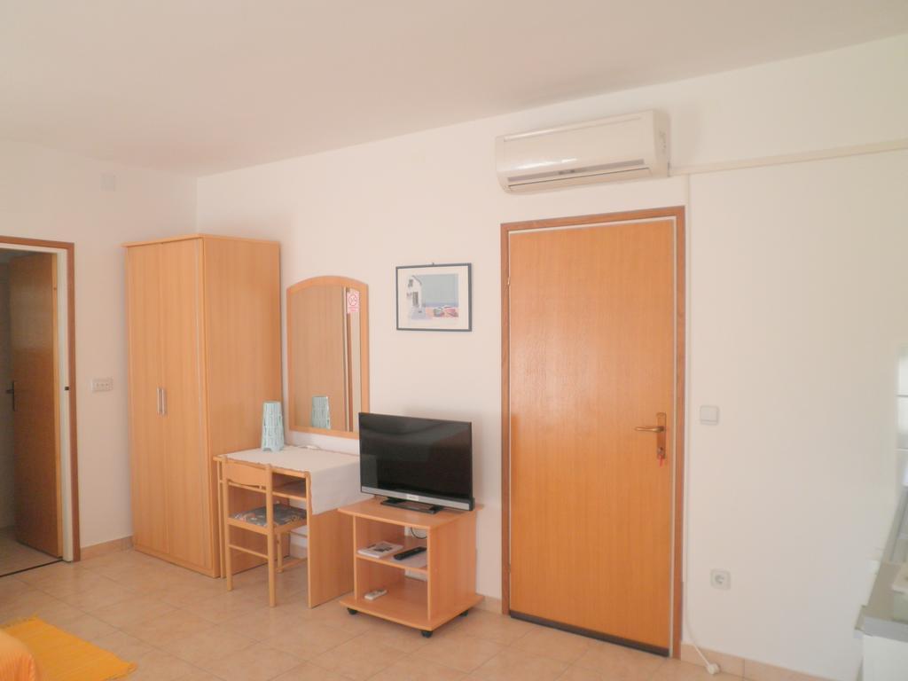 Apartment Zlata Раб Екстериор снимка