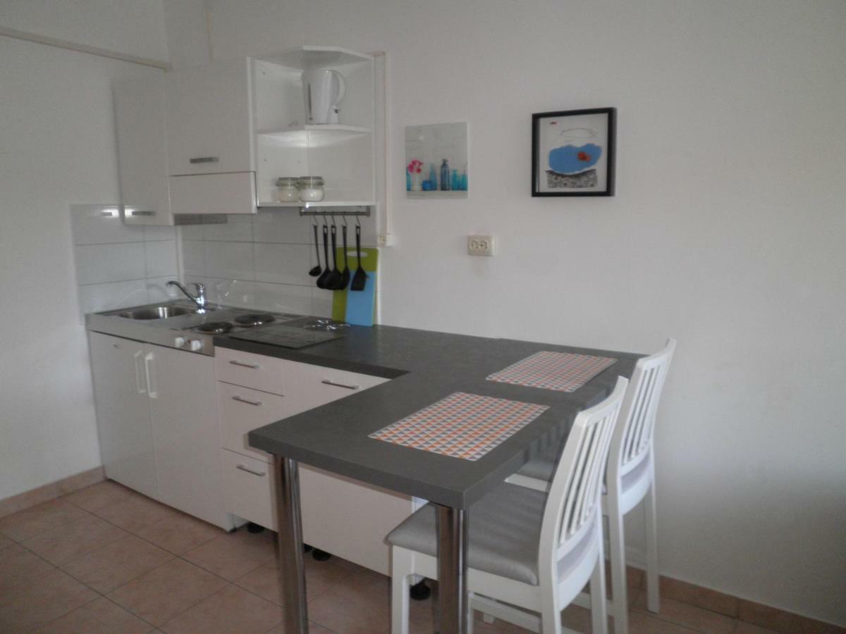 Apartment Zlata Раб Екстериор снимка